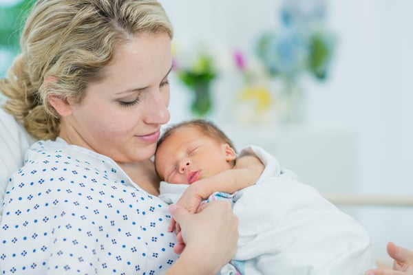 what-new-moms-should-pack-in-their-hospital-bag